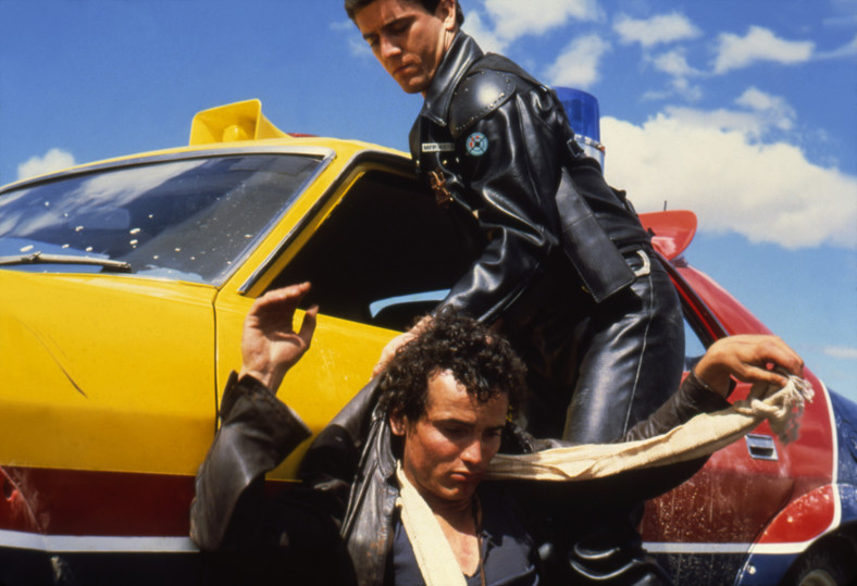 Mel Gibson i Hugh Keays-Byrne na planie "Mad Maxa"