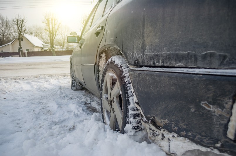 jak zabezpieczyć auto przed solą