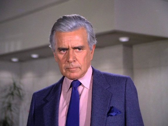 John Forsythe jako Blake Carrington (1981-1989, 1991)