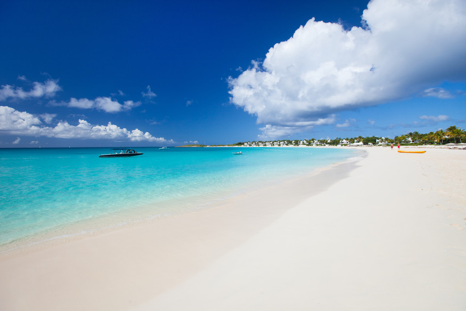 Plaża Grace na wyspie Providenciales (gupy wysp Turks i Caicos)