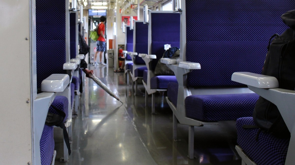 The conductors had a strange reason to stop the train. Passengers in shock