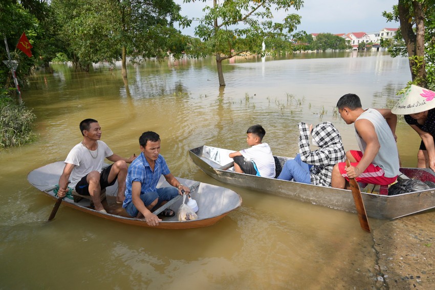 Poplave u Vijetnamu nakon udara tajfuna Jagi u selu An Lak 13. septembra