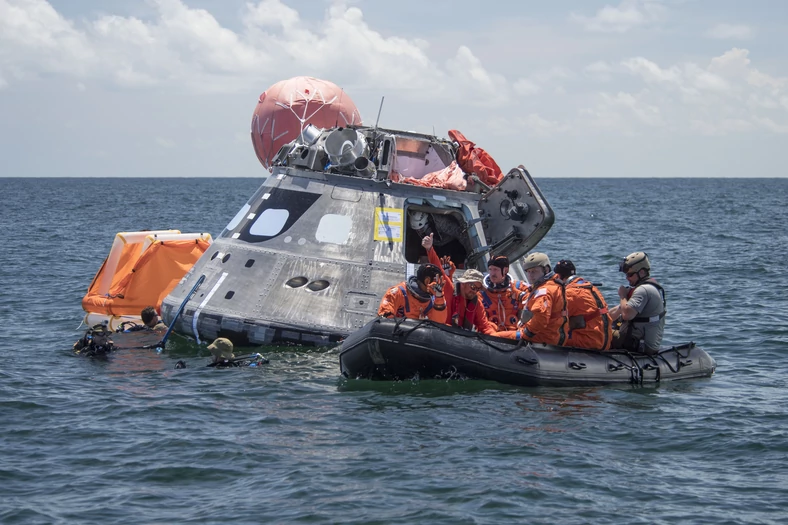 Testy załogowego statku Orion. Pod pewnymi względami technologicznie tkwimy nadal w XX wieku