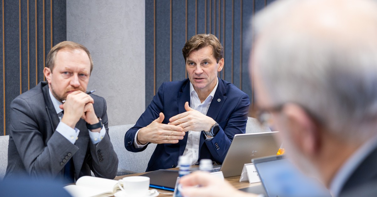 Koło ratunkowe czy nagroda pocieszenia dla polskiego atomu? Bruksela chce umożliwić elektrowni handel energią z OZE