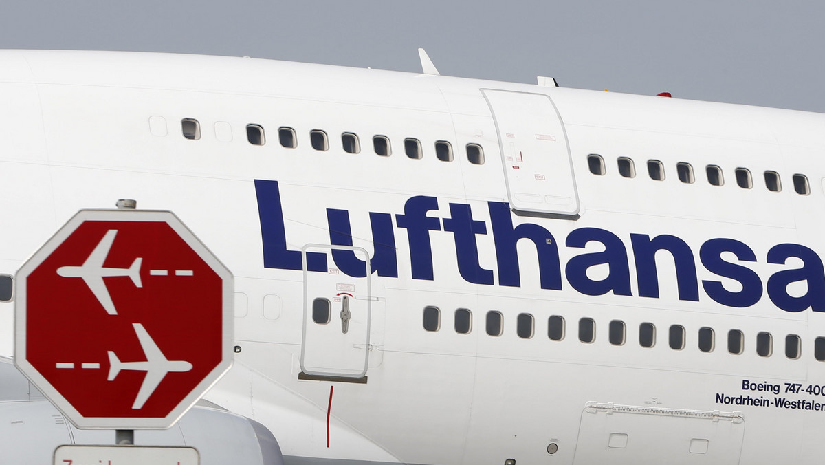 Niemiecki flagowy przewoźnik lotniczy Lufthansa stanął w obliczu groźby nowego strajku pilotów, gdy reprezentujący ich związek zawodowy Cockpit ogłosił w czwartek, iż rozmowy z zarządem firmy w sprawie uregulowania konfliktu płacowego zakończyły się fiaskiem.