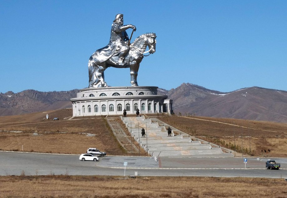 Pomnik Czyngis-chana w pobliżu Ułan Bator, stolicy Mongolii 