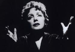 Wzloty i upadki małego wróbelka. Edith Piaf w 100. rocznicę urodzin [ZDJĘCIA]