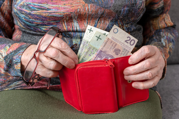 Dodatkowe 250 zł co miesiąc dla seniorów – kto może otrzymać dodatek?