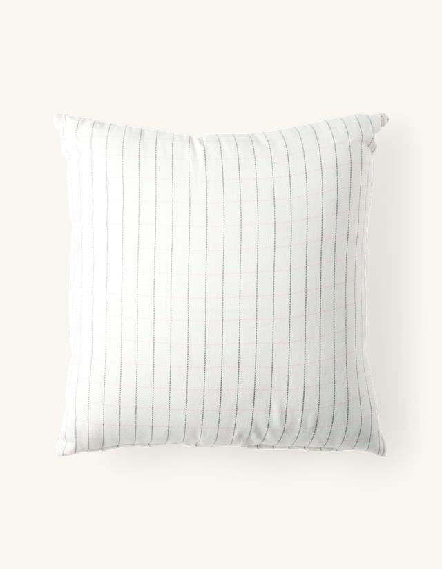 Dekokissen aus Baumwolle und Polyester von Søstrene Grene für 16.40 Franken. 