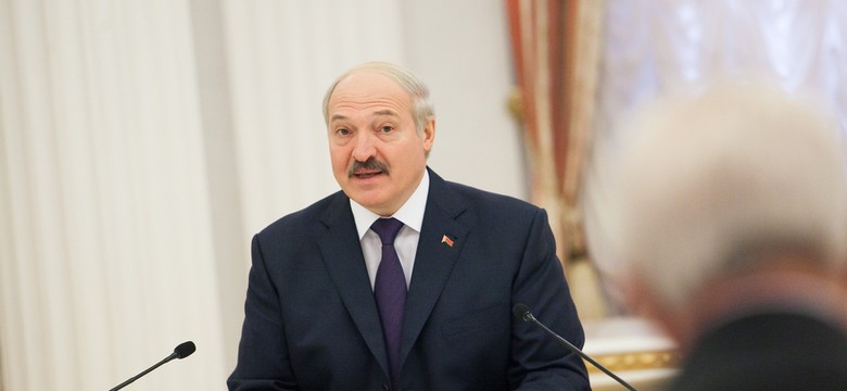 Łukaszenka wypuszcza więźniów politycznych. Co stoi za tą decyzją?