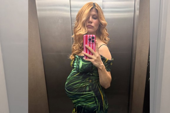 (FOTO) NAŠA GLUMICA OBJAVILA SLIKU TIK PRED POROĐAJ Pokazala stomak u zelenoj haljini: "Da, to sam ja"