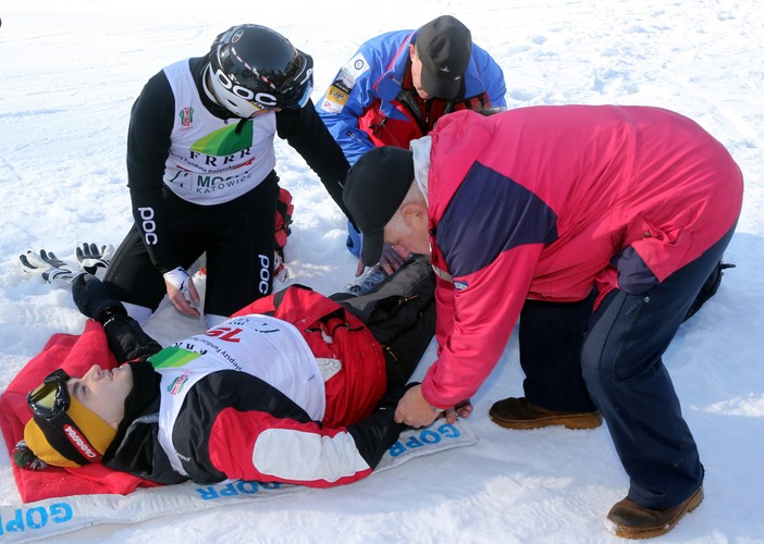 Podczas III Memoriału im. Marii Kaczyńskiej, jaki odbył się na stoku Polczakówka w Rabce-Zdroju wypadkowi uległ startujący w zawodach poseł PiS Adam Kwiatkowski