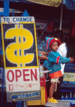 Teraz Indie kwestionują pozycję dolara