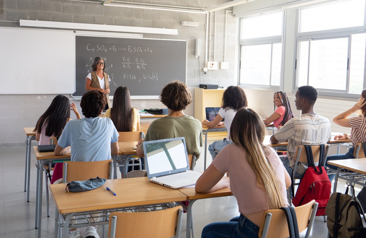 Fakt, że tak duży odsetek uczniów uznaje szkołę za średnio ważną lub mniej, wskazuje na poważny problem w budowaniu pozytywnego wizerunku edukacji- można przeczytać w raporcie