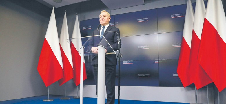 "Kowalczyk nie nadawał się na szefa, z rolnikami trzeba krótko i konkretnie"
