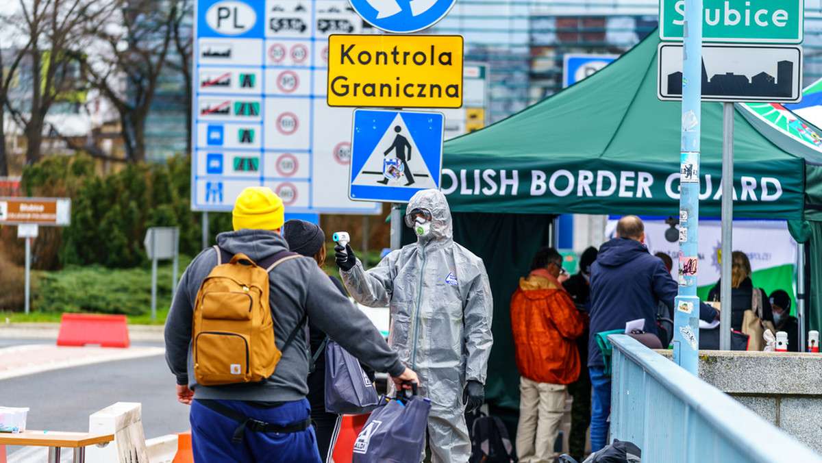 Koronawirus a podróże. Został zwolniony, bo skłamał, że nie był za granicą