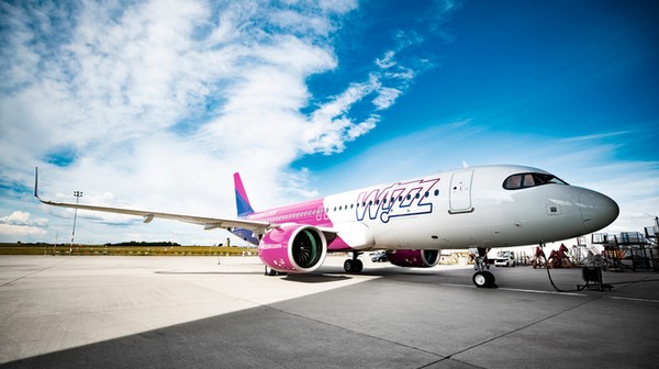 Wizz Air będzie obsługiwał trasę z Wrocławia do Bazylei i Londynu Gatwick cztery razy w tygodniu, do Bukaresztu, Madrytu i Nicei trzy razy w tygodniu oraz do Katanii i na Gran Canarię dwa razy w tygodniu. 