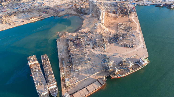 A bejrúti kikötőben lerombolt építmények légi felvételről / Fotó: Getty Images