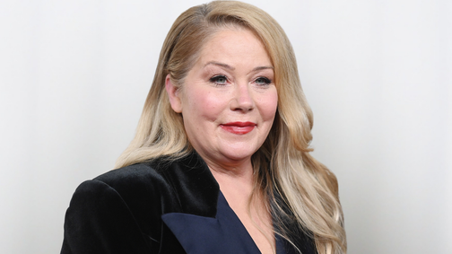Szívszorító videóval jelentkezett Christina Applegate: kétségbeejtő hírt jelentett be a színésznő