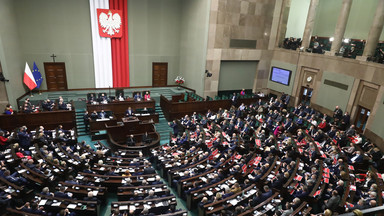 Krucha większość PiS w Sejmie. Koalicji udało się przyjąć ustawę budżetową na 2022 r. 