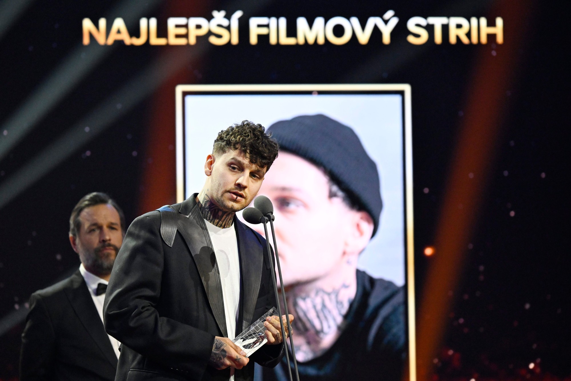 Roman Kelemen si prevzal ocenenie v kategórii Najlepší filmový strih za film Nepela počas udeľovania národných filmových cien Slnko v sieti.
