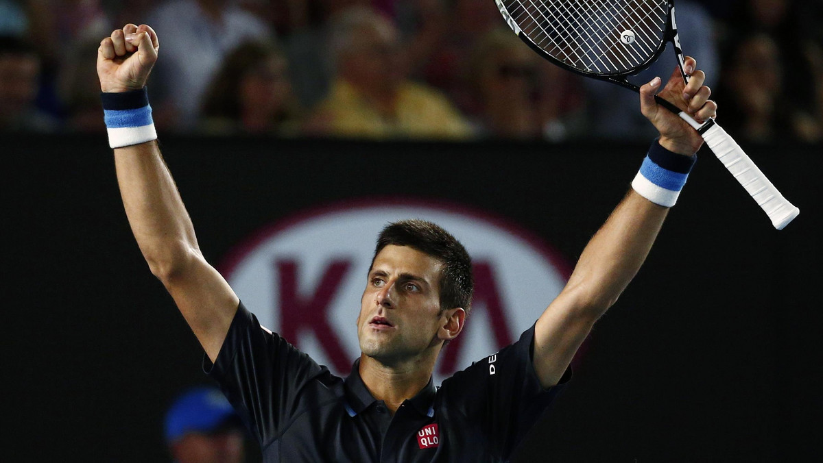 To był najtrudniejszy mecz Novaka Djokovicia w trakcie tegorocznego Australian Open. Serb wygrał po walce w 3. rundzie z Fernando Verdasco 7:6, 6:3, 6:4. Na koniec złożył życzenia swojej mamie i zaśpiewał dla niej wraz z kibicami sto lat.