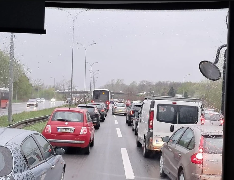 Saobraćajna nesreća na Obrenovačkom putu