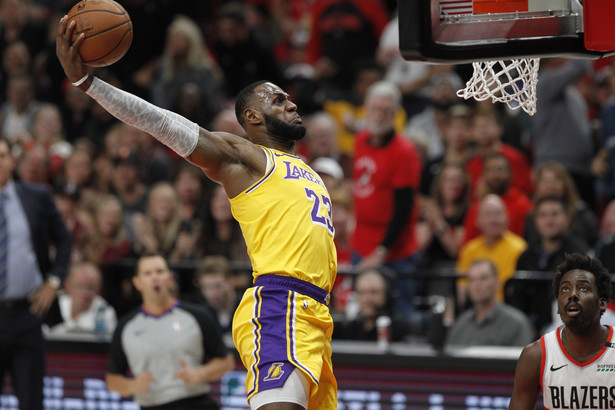 Liga NBA: Porażka Los Angeles Lakers w debiucie LeBrona Jamesa