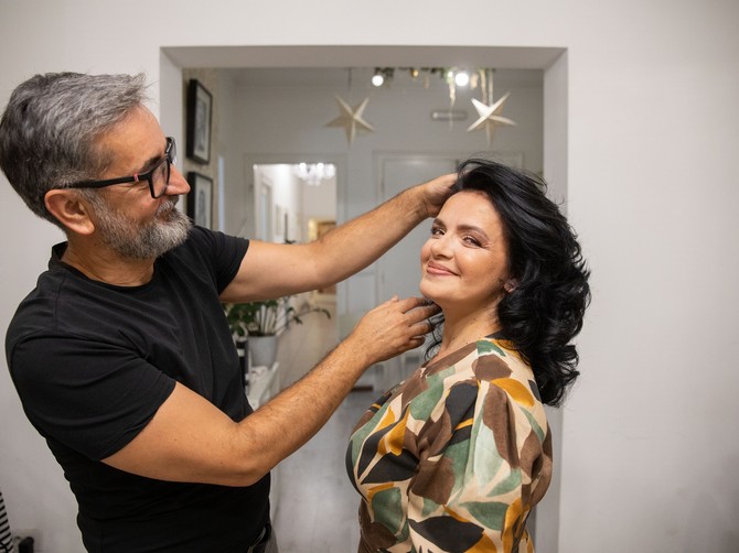 Naš poznati frizer otkriva najbolje boje kose i frizure za žene posle 50. godine