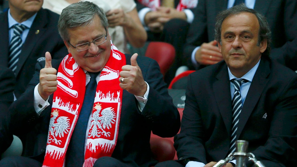 Dzień po zakończeniu Euro 2012 rozgrywanego na boiskach Polski i Ukrainy prezydent Bronisław Komorowski i premier Donald Tusk podsumowują turniej i dziękuję tym wszystkim, którzy przyczynili się do sukcesu organizacyjnego. - Najatrakcyjniejszą część Polski stanowią po prostu Polacy i im wszystkim dziękuję - mówił prezydent, dziękując wszystkim za wspaniały turniej.