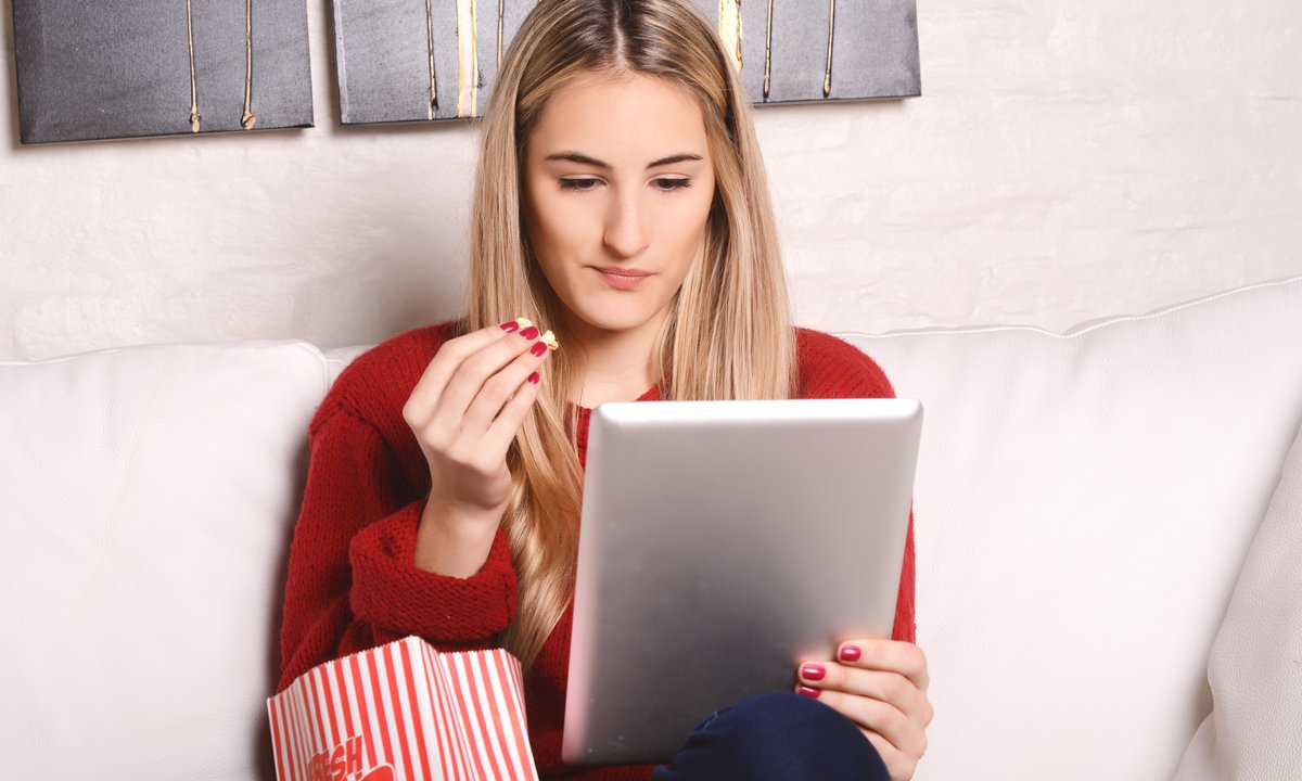 Cały czas oglądasz ten sam serial? Psychologowie mają wyjaśnienie