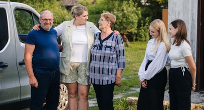 "Nasz nowy dom". Powstała łazienka, zniknęły dziury w dachu