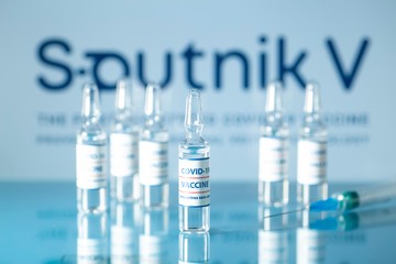Itt a bizonyíték, hogy a Szputnyik hatásosabb a Pfizer vakcinánál