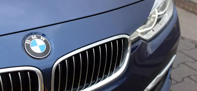 Prawie 3 tys. nowych BMW wrasta na placu od 2015 r. O co chodzi?