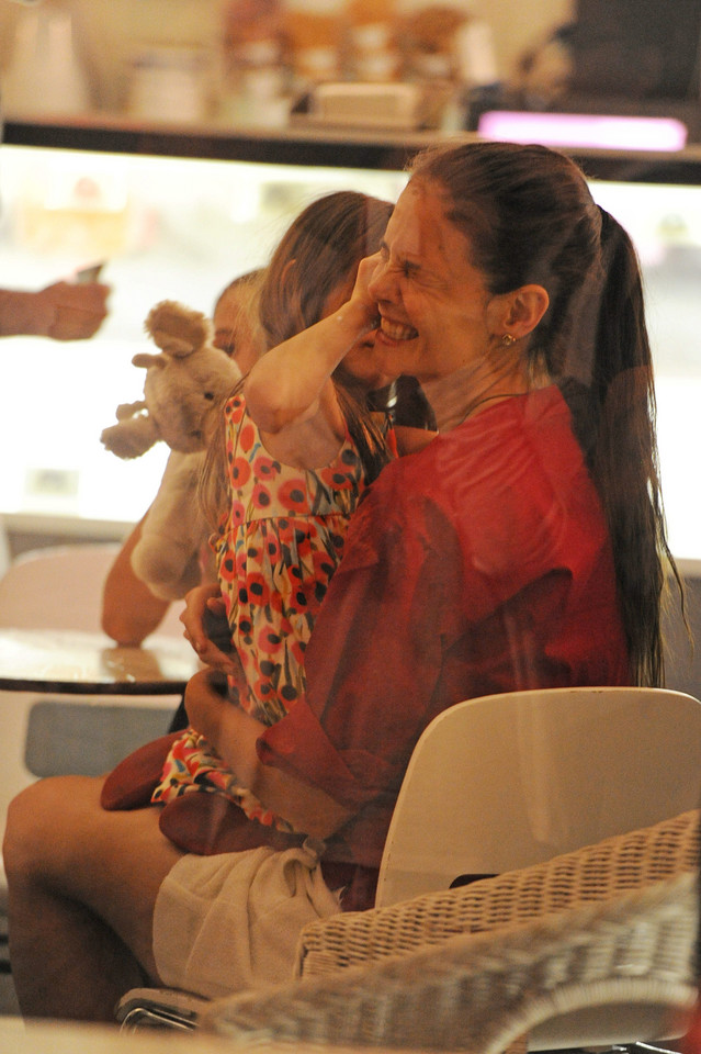 Katie Holmes z córką Suri / fot. Agencja Forum