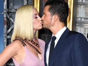 Megőrülsz, mennyire édes együtt Katy Perry és Orlando Bloom a vörös szőnyegen