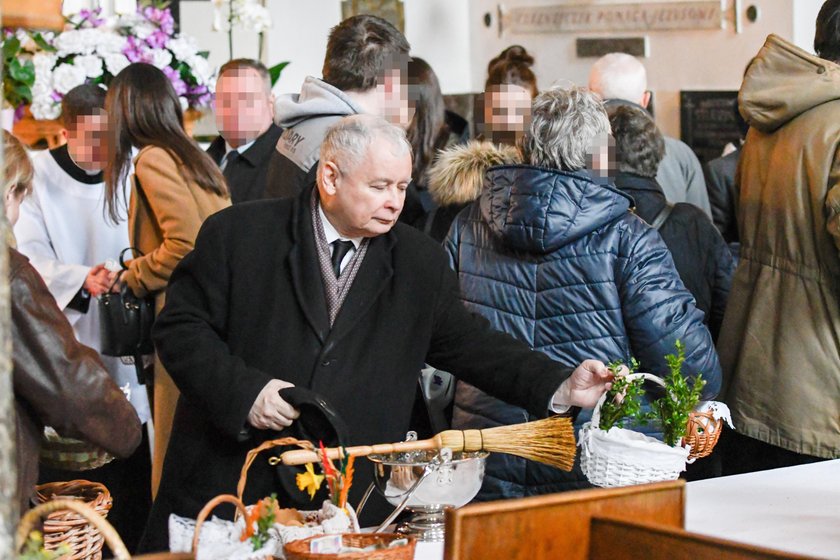 Kaczyński z Martą poszedł ze święconką