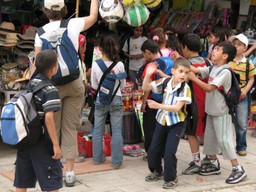Zwolnienie z PIT dofinansowania do wypoczynku dzieci. Jakie dowody, co, gdy dziecko ma więcej niż 18 lat?