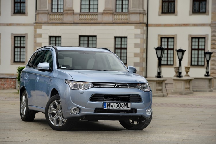 Mitsubishi outlander PHEV - spala 1,9 l/100 km?