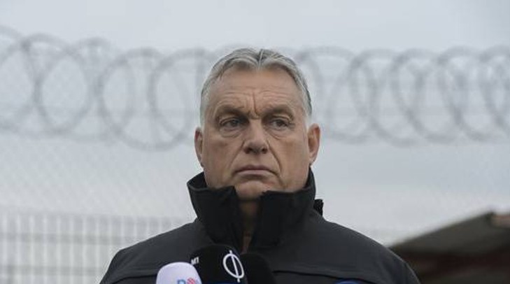 Orbán Viktor miniszterelnök látogatást tett a magyar-szerb határnál, az ideiglenes biztonsági határzárnál /Fotó: MTI-Koszticsák Szilárd_