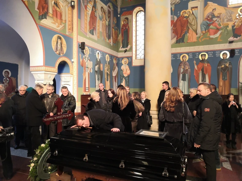 Oprostaj od mati Angeline