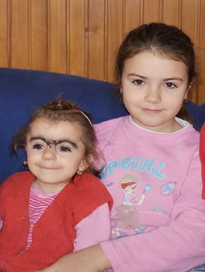 Jasmina i Jovana odmalena su pronalazile svoje načine za igru i druženje
