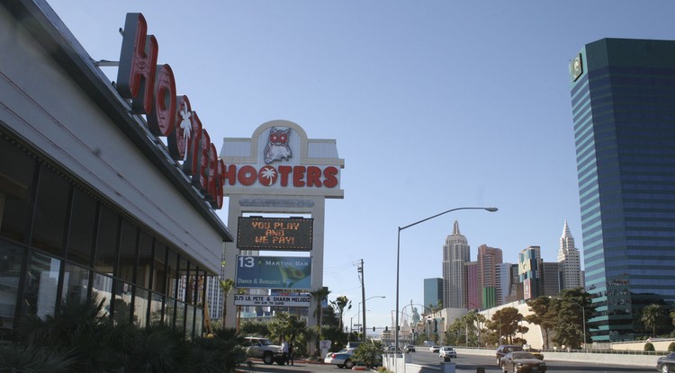  A las vegasi Hooters