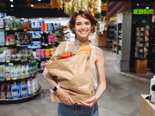 Konsumpcja prywatna może dalej spadać mimo poprawiającej się oceny polskiej rzeczywistości