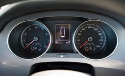 Volkswagen golf, którym papież Franciszek jeździł w Polsce sprzedany. Ile zapłacił tajemniczy kupujący?