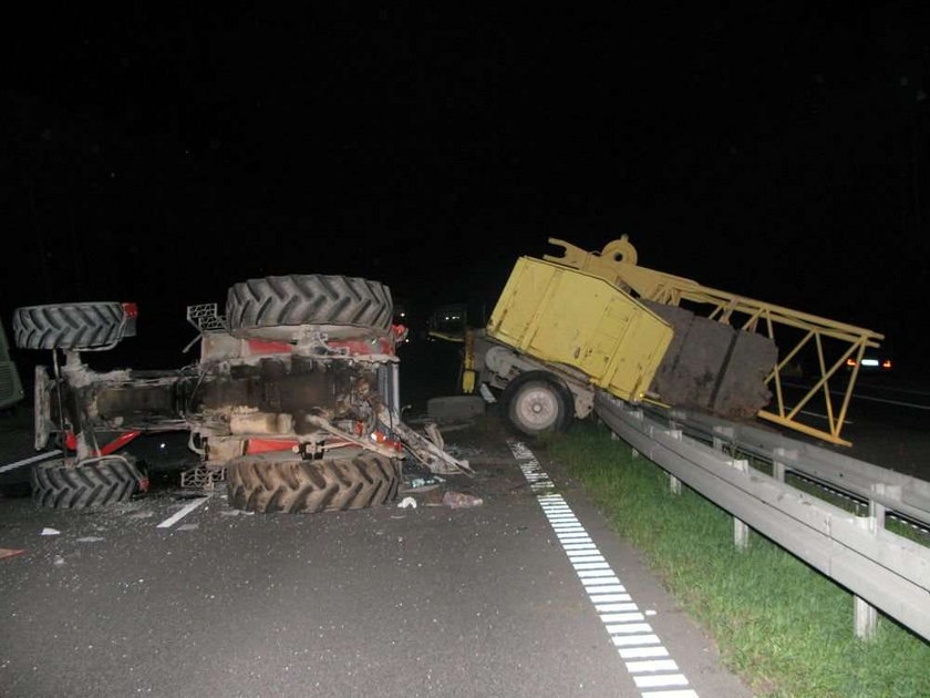 Makabryczny wypadek! Jedna osoba ne żyje. FOTO