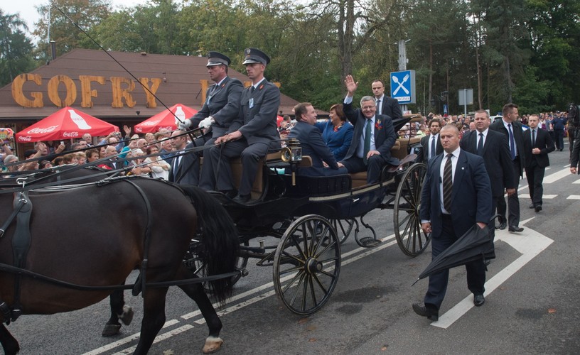 Pierwsza para w bryczce