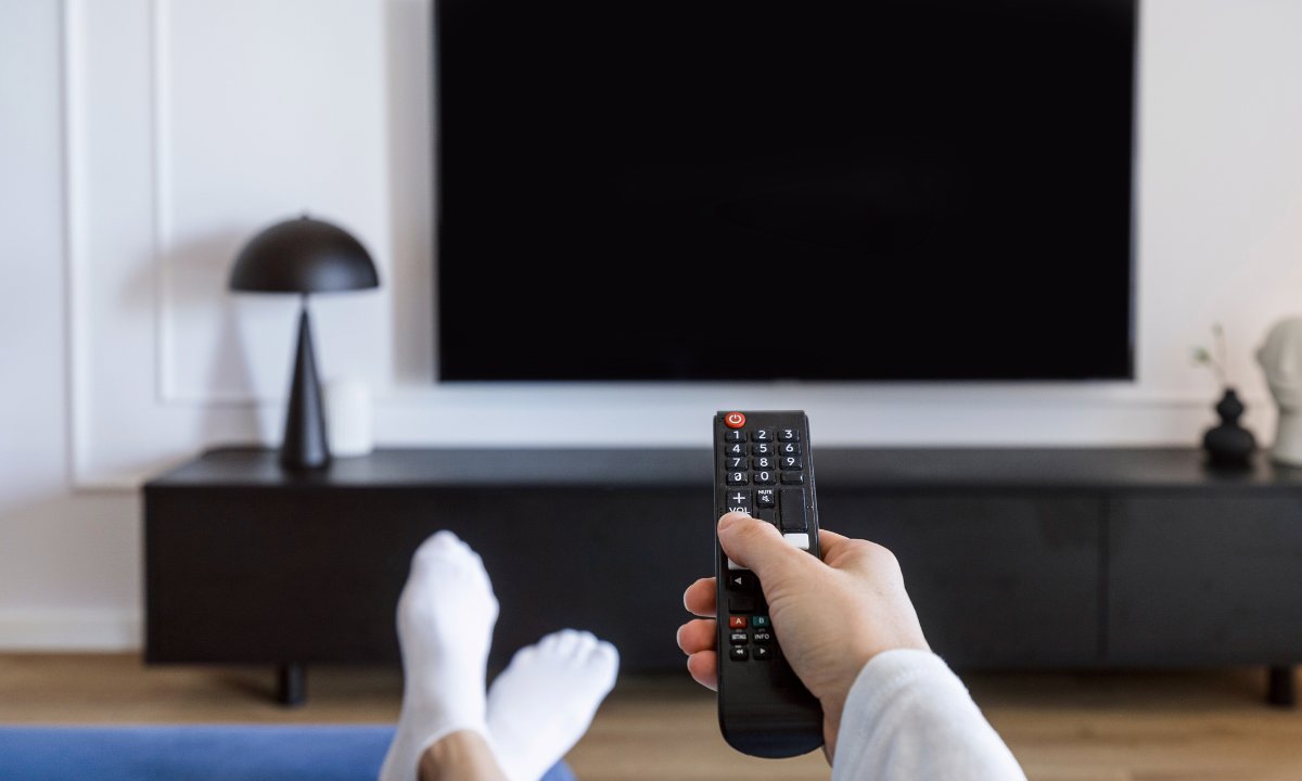 Top trzy telewizory do salonu - duża rozdzielczość, świetna jakość, wbudowany Netflix i YouTube