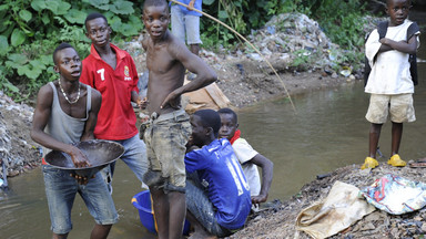 WHO podało, że Ebola znów się rozszerza w Gwinei i Sierra Leone