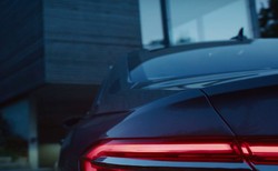 Audi A8 nowej generacji najpierw wpadło w Polsce, a teraz znamy sekrety. Pod karoserią techniczna rewolucja